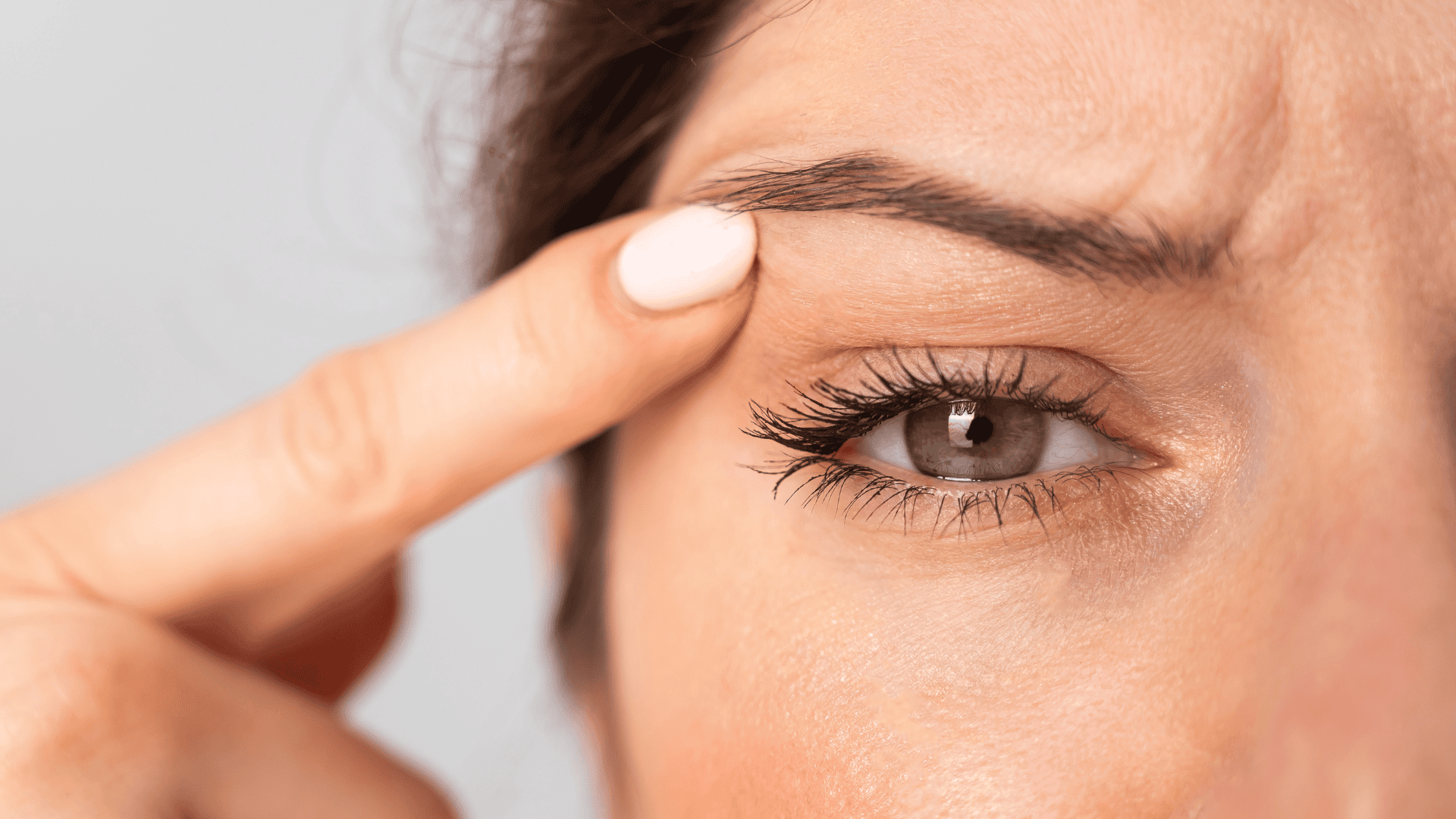 Feitos sobre a blefaroplastia: correção das pálpebras